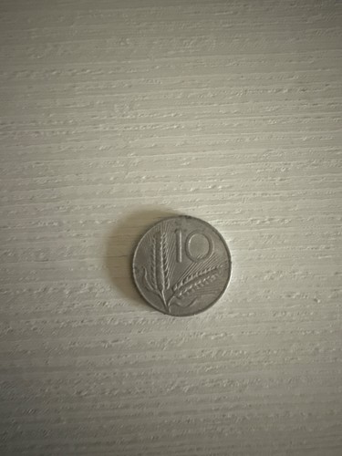 Moneta lire risalente al - 10,